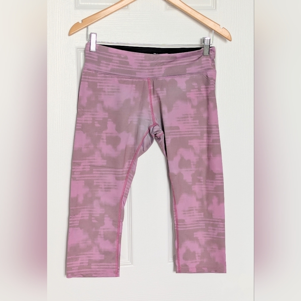 Fila Women's (Size Medium) Capris Leggings